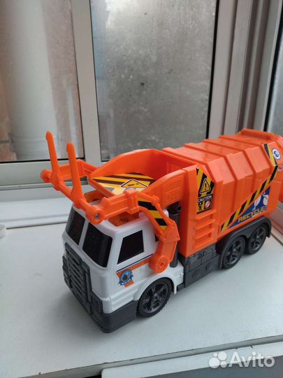 Мусоровоз игрушка