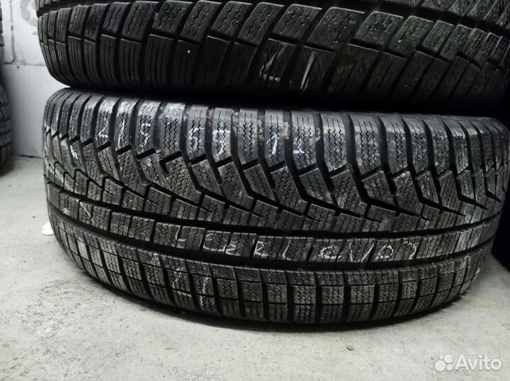 Hankook Winter I'Cept Evo2 W320 215/55 R17 W