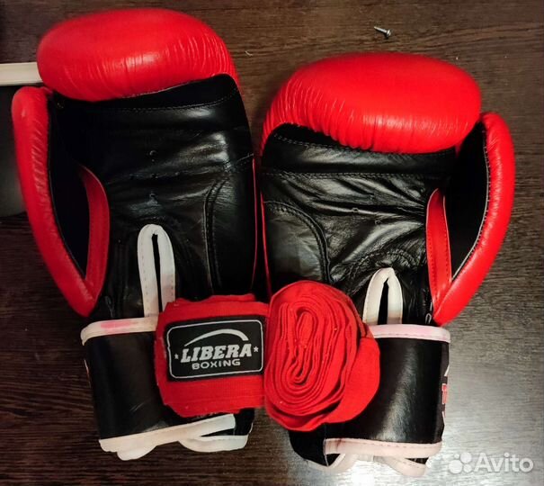 Боксерские перчатки