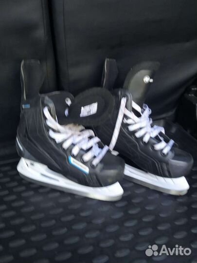 Коньки хоккейные