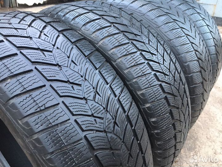 Goodyear UltraGrip 235/60 R18