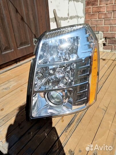 Cadillac escalade фара