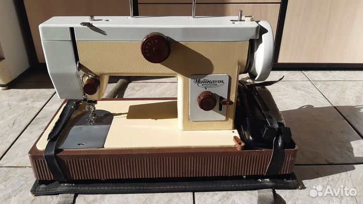 Швейная машина Чайка 134