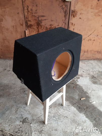 Ящик для сабвуфера в багажник