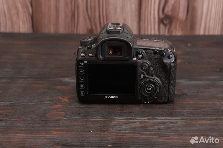 Фотокамера Canon EOS 5D mark 4 body