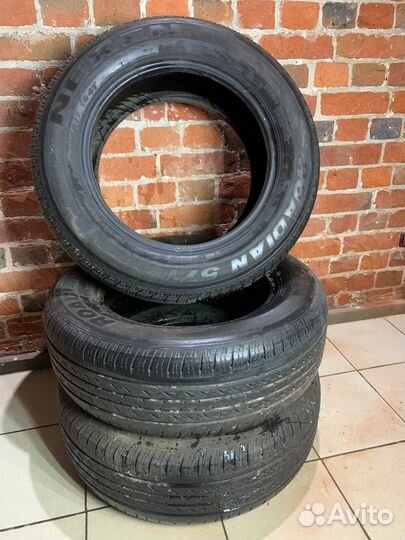 Nexen Roadian 571 235/65 R17