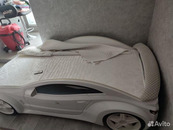 Детская кровать машина с матрасом