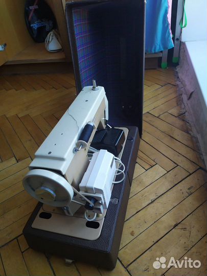 Швейная машина