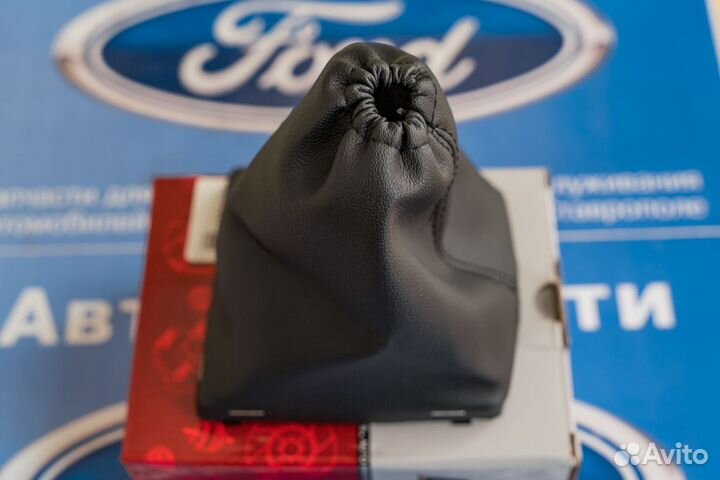 Чехол ручки кпп Форд Фокус 2 2004-2008 дорестайл