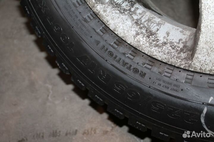 Nokian Tyres Hakkapeliitta 5 SUV 225/65 R17 106T