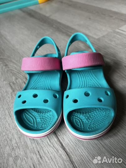 Сандали Crocs для девочки