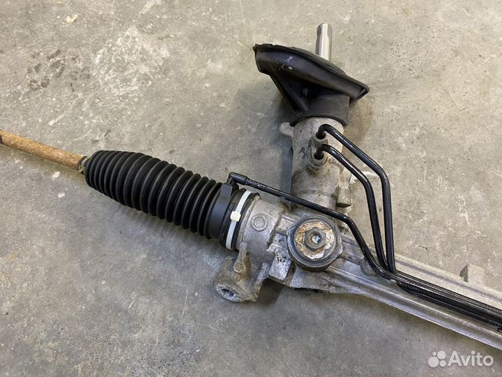 Топливная рампа с форсунками Volkswagen Jetta 6