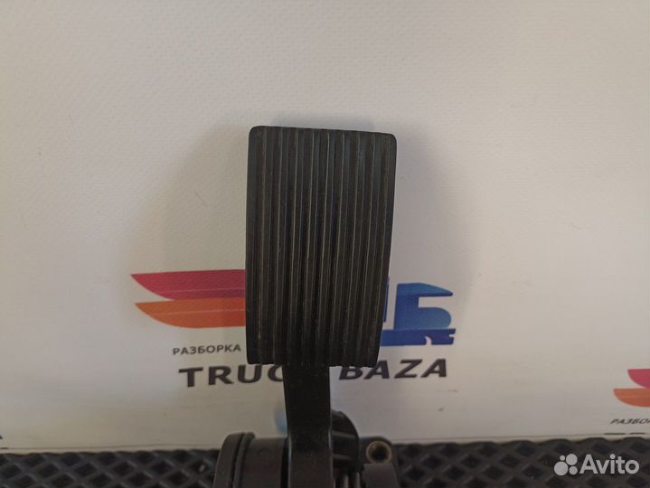 Педаль газа