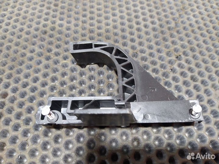 Фара левая Mercedes-Benz Axor