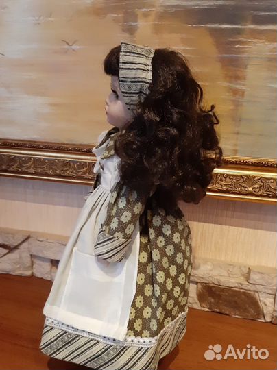 Кукла фарфоровая коллекционная