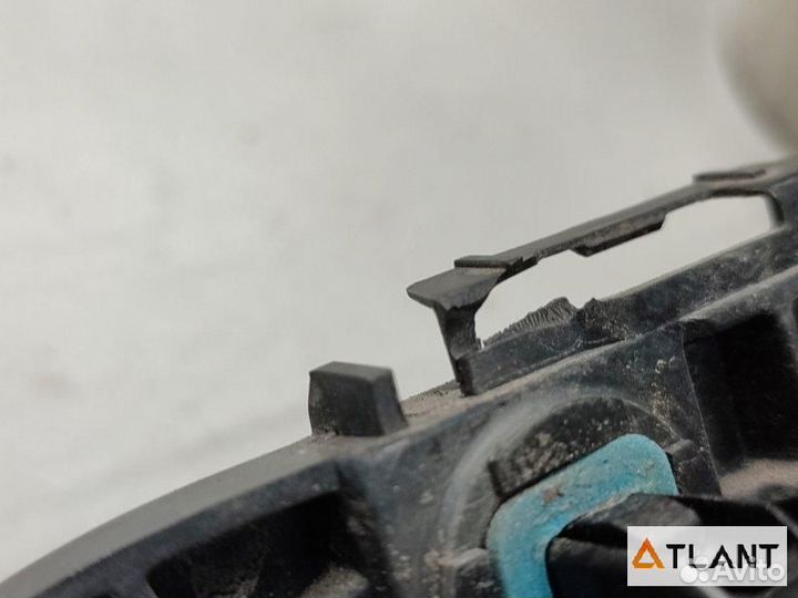 Крепление бампера задняя правая toyota prius