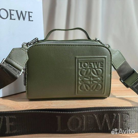 Женские сумки кроссбоди Loewe