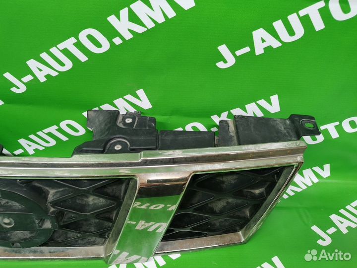 Решетка радиатора Nissan X-Trail