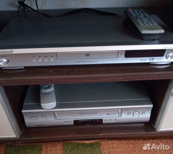 DVD плеер и видеомагнитофон