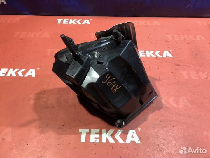 Корпус воздушного фильтра Ауди А4 Б9