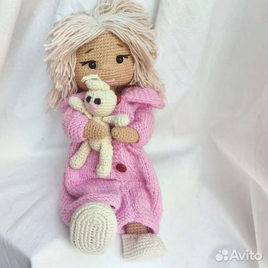 Кукла вязаная с зайкой