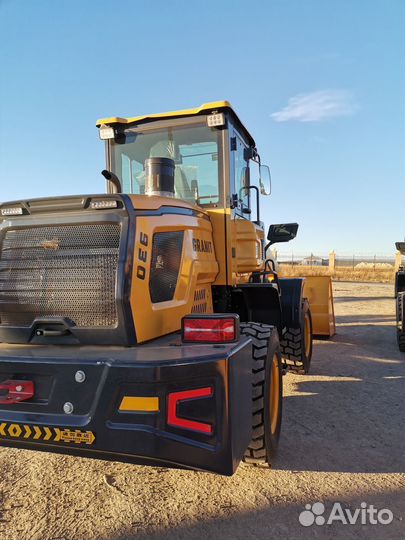 Фронтальный погрузчик Granit 930, 2022