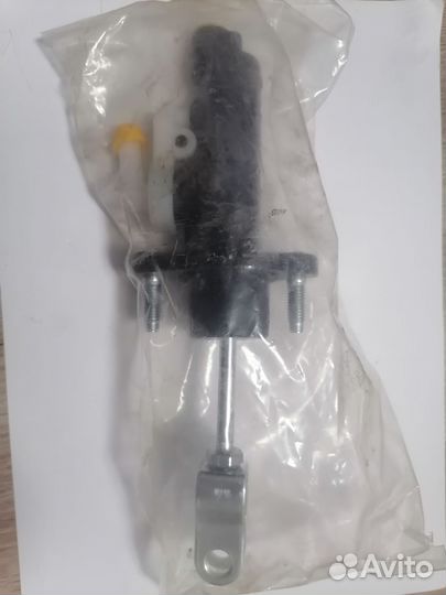 Цилиндр сцепления главный