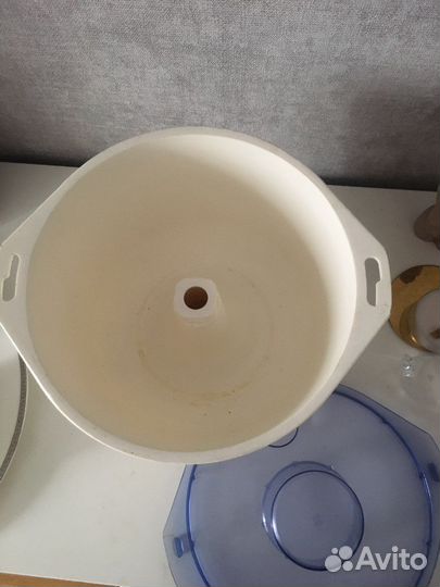 Ведро пластиковое с крышкой от «Мрия»