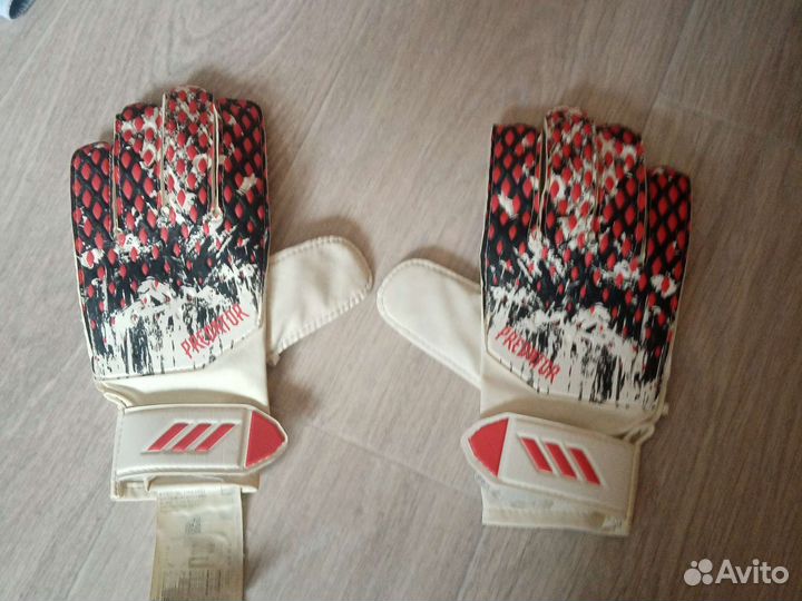 Вратарские перчатки adidas предатор