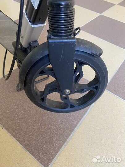 Самокат городской roces 200 mm