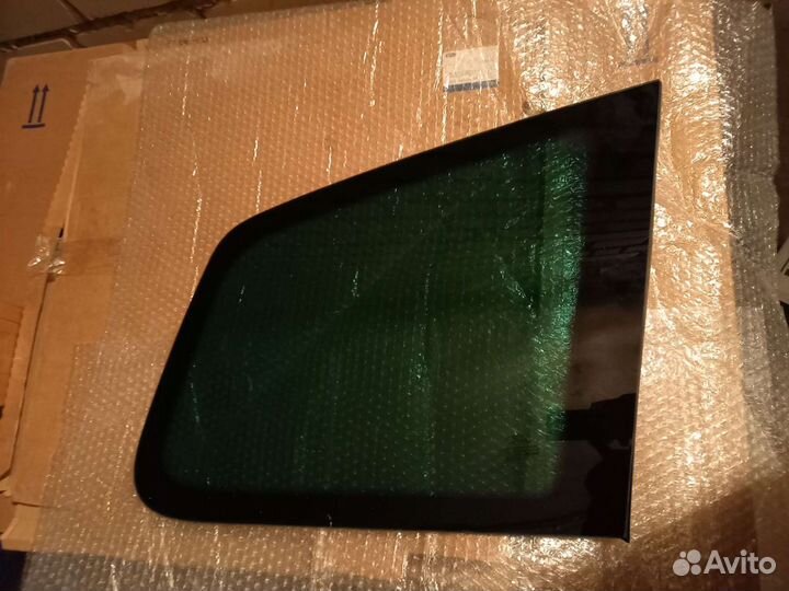 Форточка задняя правая Ford C-Max