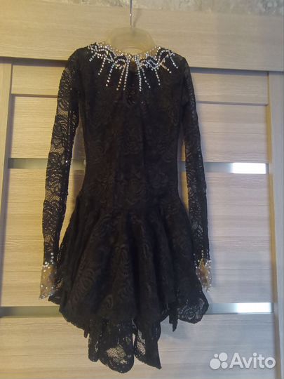 Платье для выступления по фигурному катанию