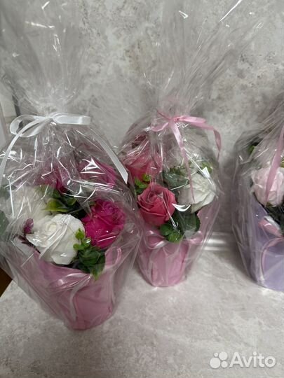 Композиции из мыльных цветов,сухофруктов