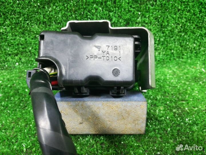 Блок реле Mazda 6 3