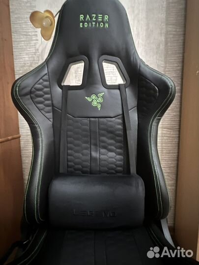 Игровое кресло razer