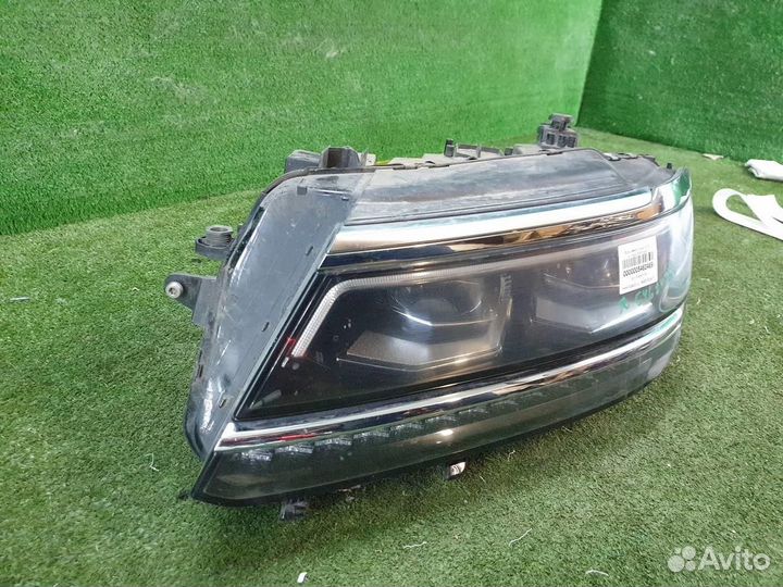 Фара левая Volkswagen Tiguan