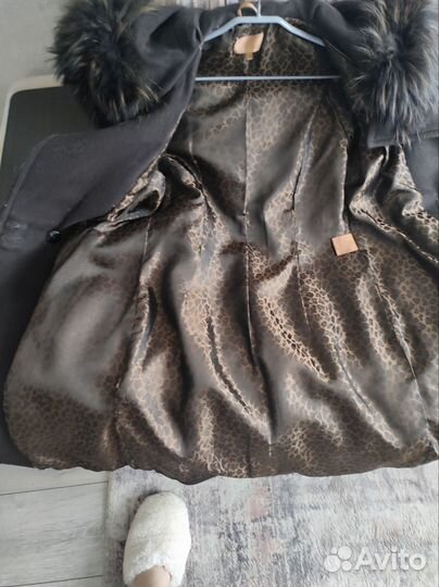 Пальто женское зимнее с мехом 44