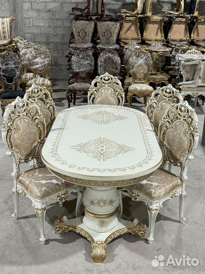 Стол и стулье 