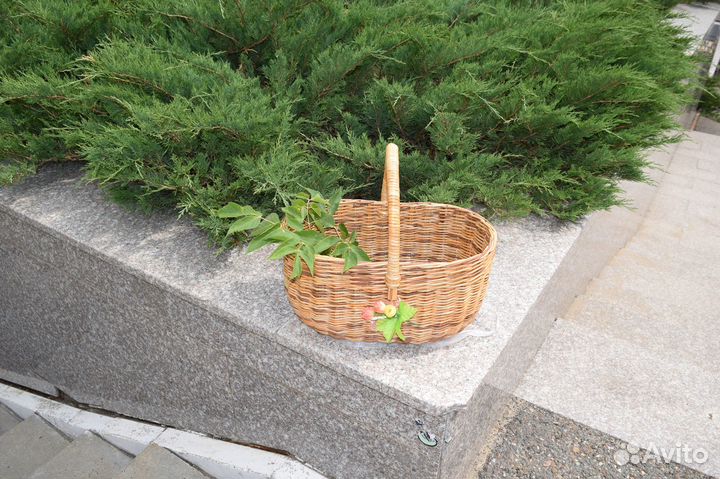 Корзинка плетёная (лукошко)