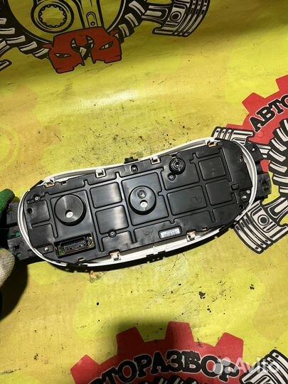Щиток приборов под АКПП Renault Logan 2