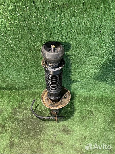 Стойка передняя правая Skoda Octavia a4 Tour