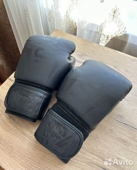 Боксерские перчатки 12 oz