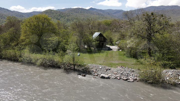 Дом 100 м² на участке 4 га