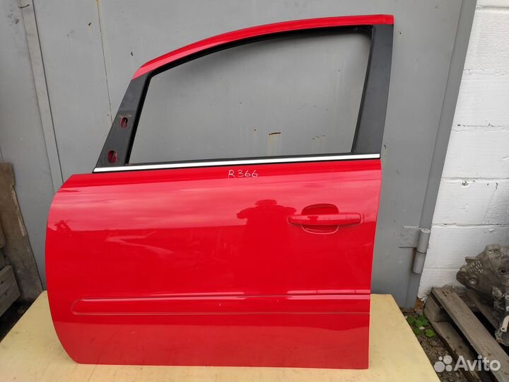 Дверь передняя левая на Opel Zafira B