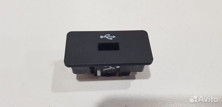 Корпус блока USB (Faw Besturn X40)