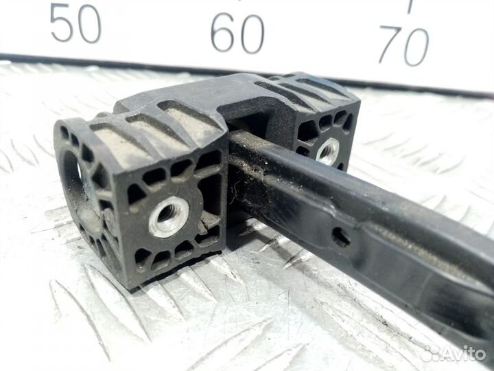 Б/У Ограничитель двери передний Audi#005