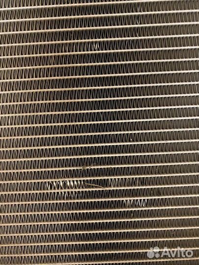 Радиатор охлаждения на toyota avensis