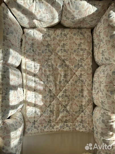 Бортики в детскую кроватку и одеяло