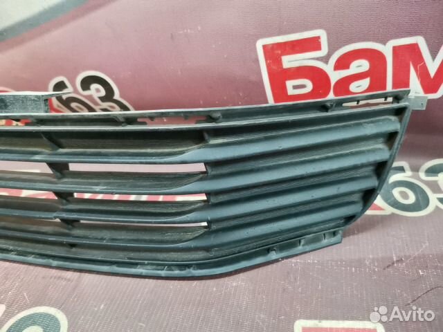 Решетка бампера передний Toyota Camry