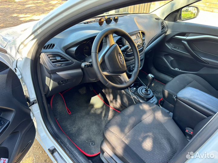 LADA Vesta 1.8 AMT, 2017, 200 000 км